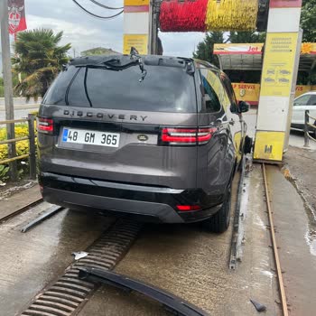 Shell Tuzla İstasyonunda Araç Yıkama Makinesi Rüzgarlık Parçasını Kırdı, Sorun Çözülmüyor