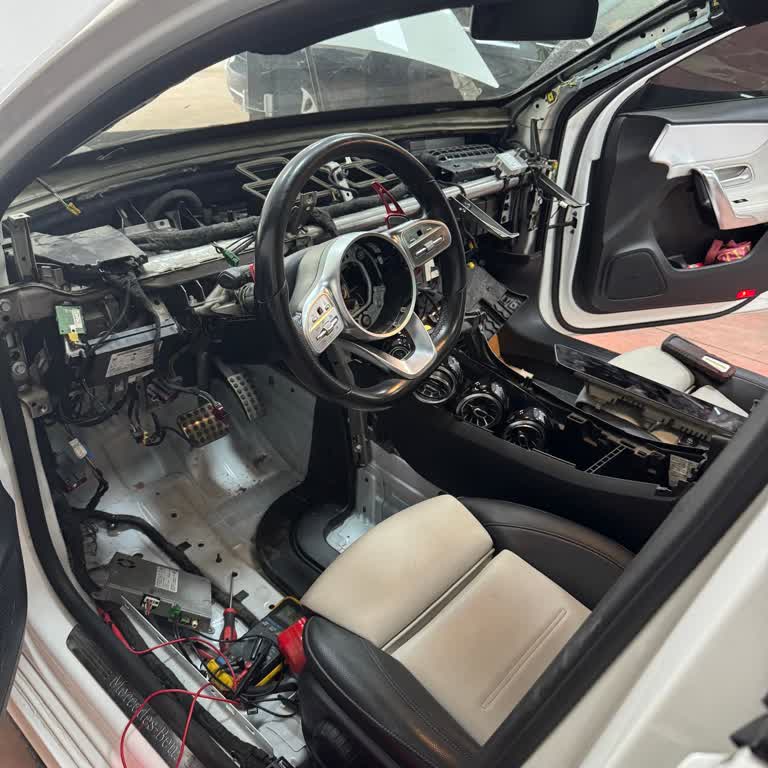 Mercedes A200 Command Screen Failure