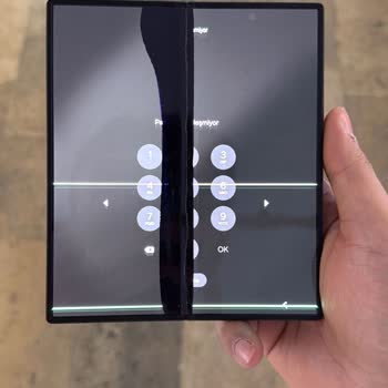 Samsung Z Fold 6 Ekranı Çatladı Kullanıcı Hatası Denilerek Yüksek Ücret Talep Edildi