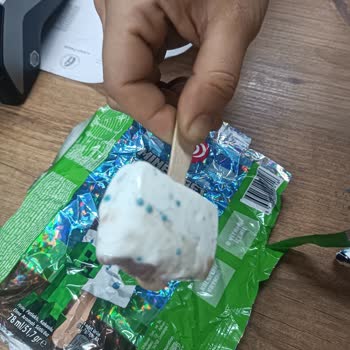 Dondurmanın İçinde Saç Çıktı Bakkal Yardımcı Olmadı