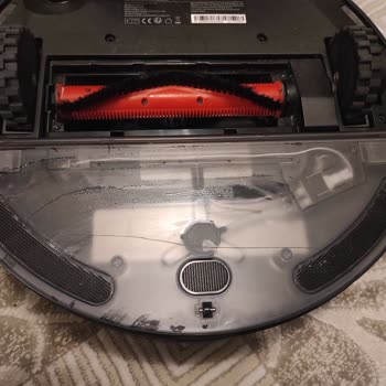 @robotsupurgeservisiniz Su Haznesi Çatlamış Şekilde Geldi