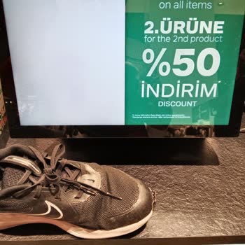 Deichmann’dan Alınan Nike Ayakkabı Kısa Sürede Açıldı Değişim Reddedildi