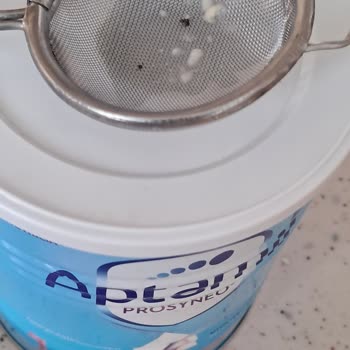 Bebek Mamasında Böcek Çıkması Endişesi