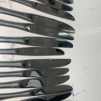 Kısa Sürede Paslanan Korkmaz Çatal Bıçak Seti Sağlığımızı Tehlikeye Atıyor