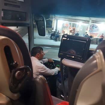 Nilüfer Turizm İle Geç Başlayan, Kötü Koşullarda Ve İlgisiz Personelle Yaşanan Yolculuk Deneyimi