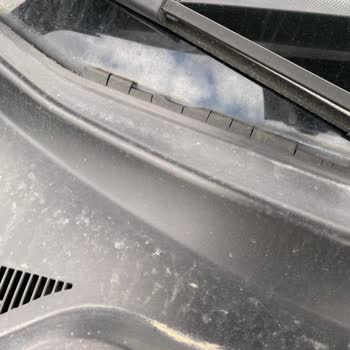 Peugeot Araçta Ön Cam Fitil Çürümesi Ve Mağduriyetin Giderilmemesi