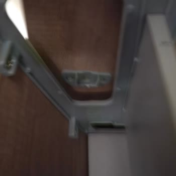 Ayakkabılığın Plastik Parçaları Kırıldı, Yedek Parça Bulunamıyor