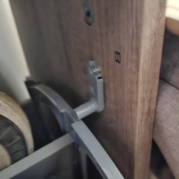 Ayakkabılığın Plastik Parçaları Kırıldı, Yedek Parça Bulunamıyor