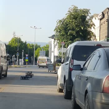 Getir Deposu Çalışanlarının Park Alanı İşgali Mağduriyet Yaratıyor