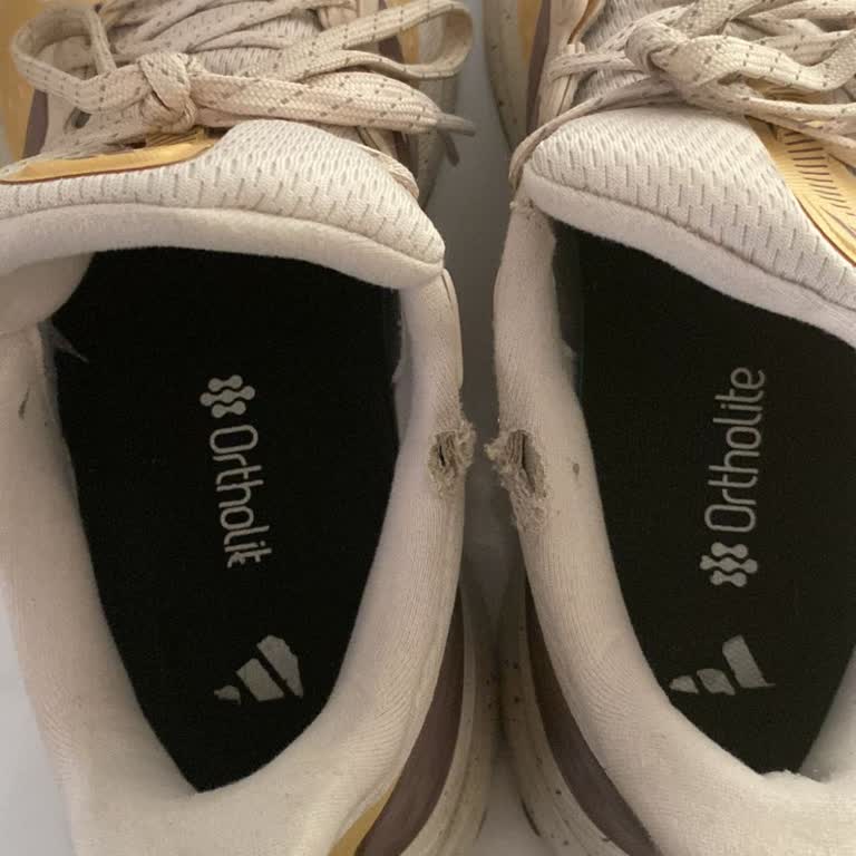 Adidas Ayakkabı Kısa Sürede Yırtıldı, Değişim Ve İade Talebim Reddedildi
