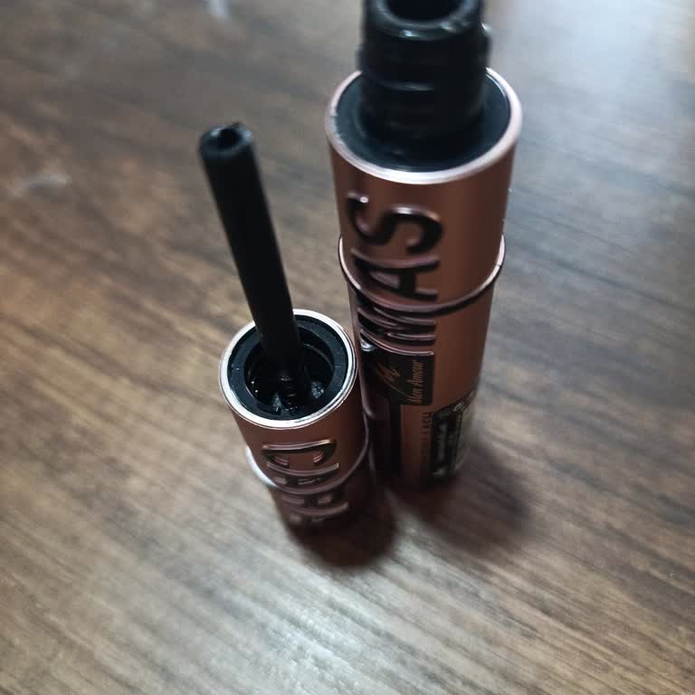 Acil Aldığım Maskaranın Ucu Yoktu Kullanamadım