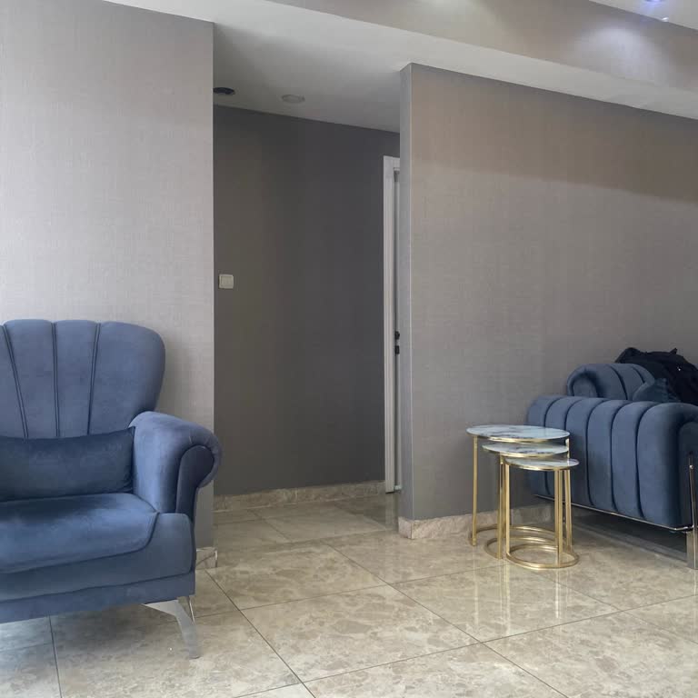 Van Los Angeles Güzellik Salonu'nda Bekletilme Ve İlgisiz Davranışlar