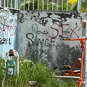 Fatih Parkında Güvenlik Ve Temizlik Sorunu Çocuklar Tehlikede