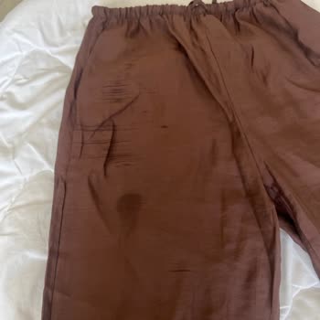 Yeni Alınan Pantolonda Leke Sorunu Ve Kullanılamaz Durum
