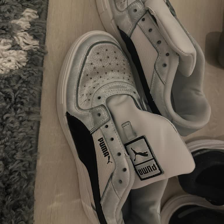 Puma Ayakkabının Makinede Derisinin Soyulması Ve Renk Değişimi