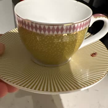 Kontrol Edilmeden Kırık Ürün Teslim Edildi, Sorumluluk Kabul Edilmiyor!