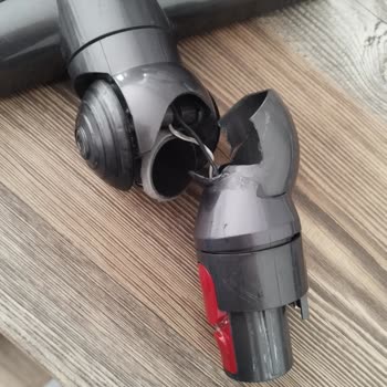 Dyson V8 Süpürge Başlığı Ve Hava Kapağı Arızası İçin Garanti Ve Sigorta Sorunu