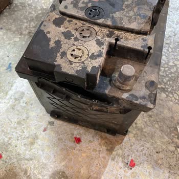 Hiçbir Uyarı Olmadan Akü Patladı, Can Ve Mal Güvenliğim Tehlikeye Girdi