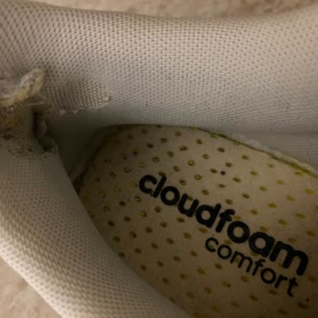 Adidas Spor Ayakkabı Kısa Sürede Yırtıldı, Hayal Kırıklığı Yaşadım
