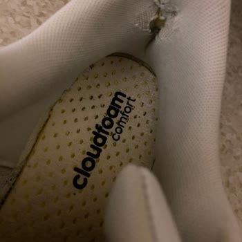Adidas Spor Ayakkabı Kısa Sürede Yırtıldı, Hayal Kırıklığı Yaşadım