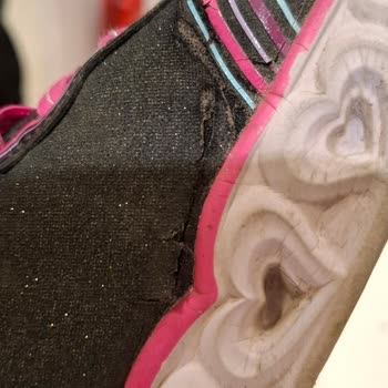 Yeni Alınan Skechers Ayakkabının İki Haftada Parçalanması Ve Red Cevabı Mağduriyeti