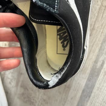 Bir Ayda Deforme Olan Vans Ayakkabıya Hayal Kırıklığı