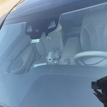 Mercedes S350 Ön Camı Kendiliğinden Çatladı 9 Aydır Parça Temin Edilemiyor