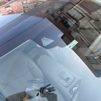 Mercedes S350 Ön Camı Kendiliğinden Çatladı 9 Aydır Parça Temin Edilemiyor