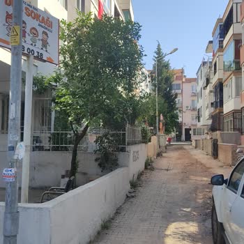 Belediyenin Altyapı Sonrası Sokakta Tehlike Yaratan Mıcır Ve Yarım İş