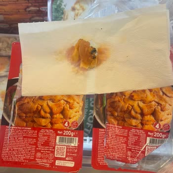 Lezita Tavuk Dönerde Pişmemiş Et Ve Plastik Parçası Şoku