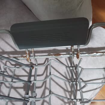 Arçelik Bulaşık Makinesi Sepetleri Paslandı Ücretsiz Değişim Reddedildi