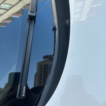 BMW F20 Ön Cam Fitilindeki Kronik Çatlaklar Mağduriyet Yaratıyor