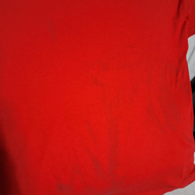 Yeni Aldığım Tişörtte Leke Sorunu Ve Mağaza İlgisizliği