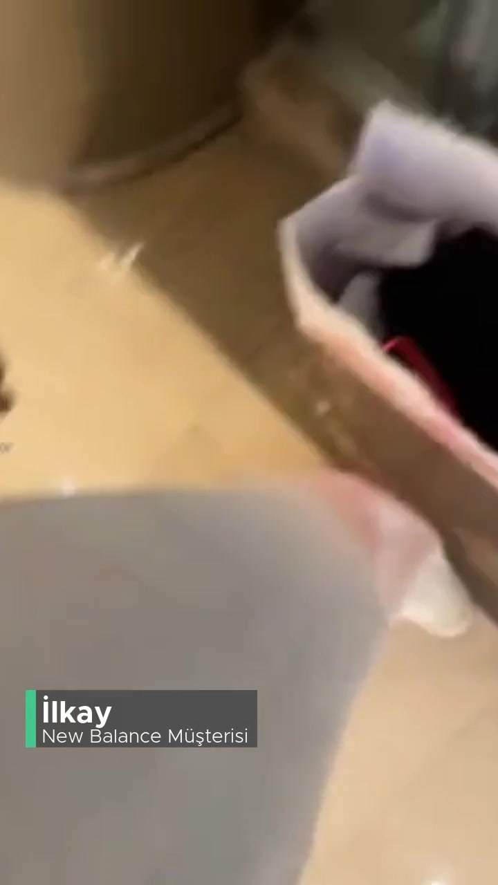 New Balance Karton Poşet Boya Sorunu! videonun kapak resmi