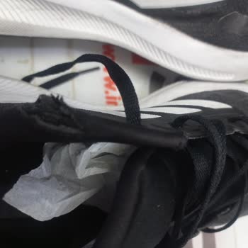 Bir Haftada Yırtılan Ayakkabıya Kullanıcı Hatası Denildi