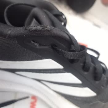 Bir Haftada Yırtılan Ayakkabıya Kullanıcı Hatası Denildi