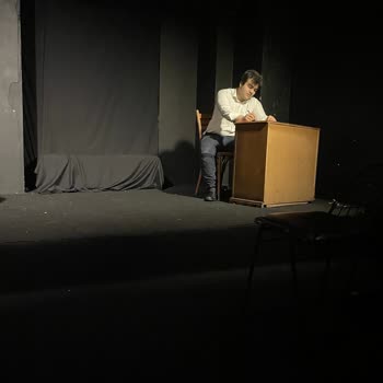 Tiyatro Salonunun Kötü Koşulları Ve Ücret İadesi Talebi