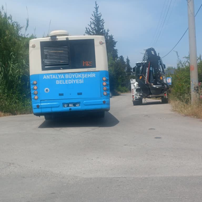 Antalya Büyükşehir Belediyesi Otobüs Şoförünün Uygunsuz Davranışları Yolculuğu Kabusa Çevirdi