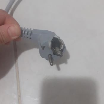 Yeni Alınan Çamaşır Makinesinde Priz Yanması Mağduriyeti