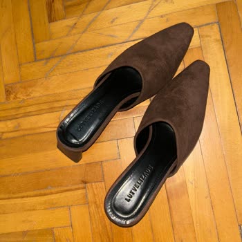 İlk Kullanımda Topuğu Çıkan Terlik Hayal Kırıklığı Yaşattı