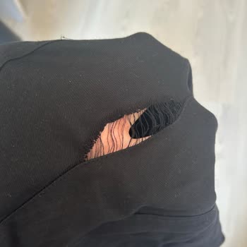 Zara'dan Yeni Aldığım Pantolonun Arka Kısmı 3. Giyişte Patladı