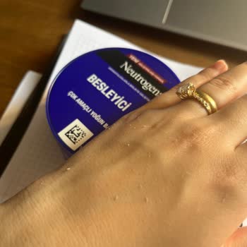 Nemlendirici Krem Ellerimi Daha Da Kuruttu, Beklentimi Karşılamadı