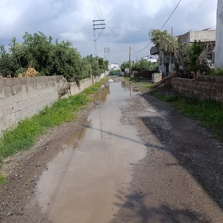 Mevlana Mahallesi'nde Yol Sorunları Hayatı Olumsuz Etkiliyor