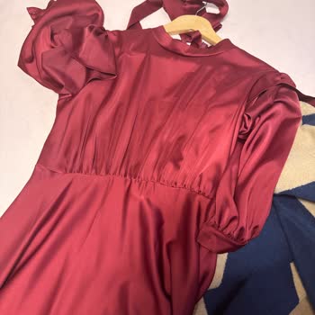 Sipariş Edilen Elbise Farklı Geldi, Müşteri Hizmetleri Yanıt Vermiyor