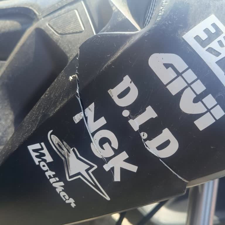 Çekici Ve Otoparkın Motosikletimize Verdiği Zararın Hesabını Soracak Muhatap Yok