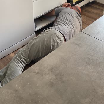 Bulaşık Makinesi Montajında Hata, Su Kaçağı Ve Maddi Zarar