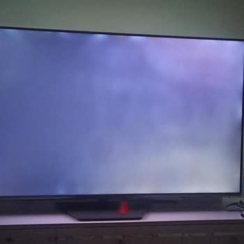 Philips 65PUS8909 TV'de Aşırı Işık Sızması Ve Bulutlanma Sorunu Yaşadım