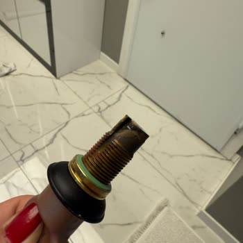 Aldığım Yeni Ütü Paslı Ve Sorunlu Çıktı Mağduriyetim Giderilmiyor