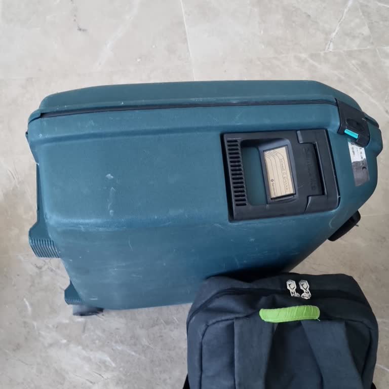 Ağır Çantamı Kimse Bagaja Koymaya Yardımcı Olmadı