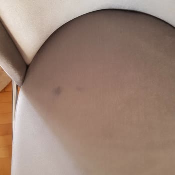 Viev montierte defekte Möbel, beschädigte mein Tischbein, seit Monaten keine Lösung